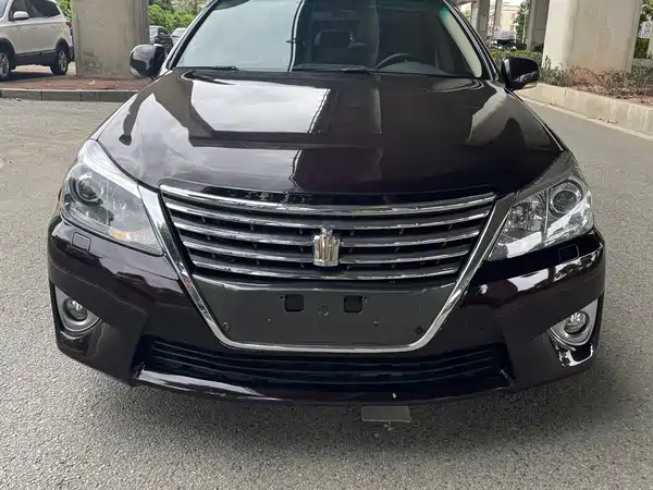 Toyota Crown 2012