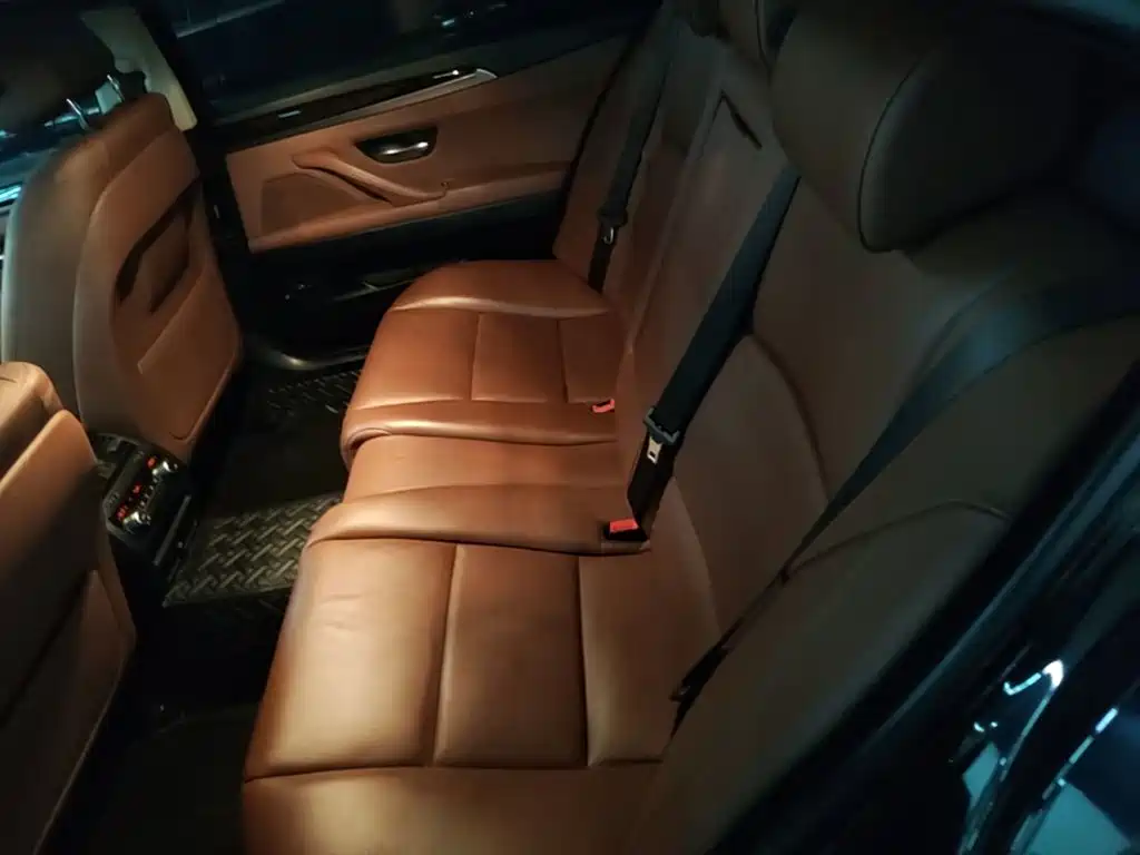 BMW 5 Series 2015 — фото 17