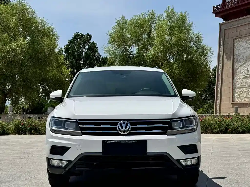 Volkswagen Tiguan L 2018 — фото 2