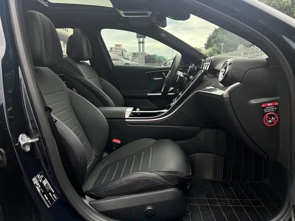 Mercedes-Benz C-Class 2023 — фото 15