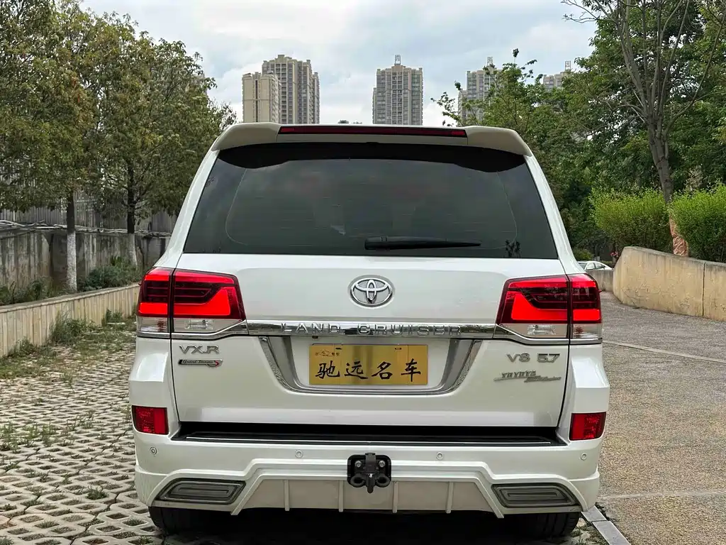 Toyota Land Cruiser 2020 — фото 17