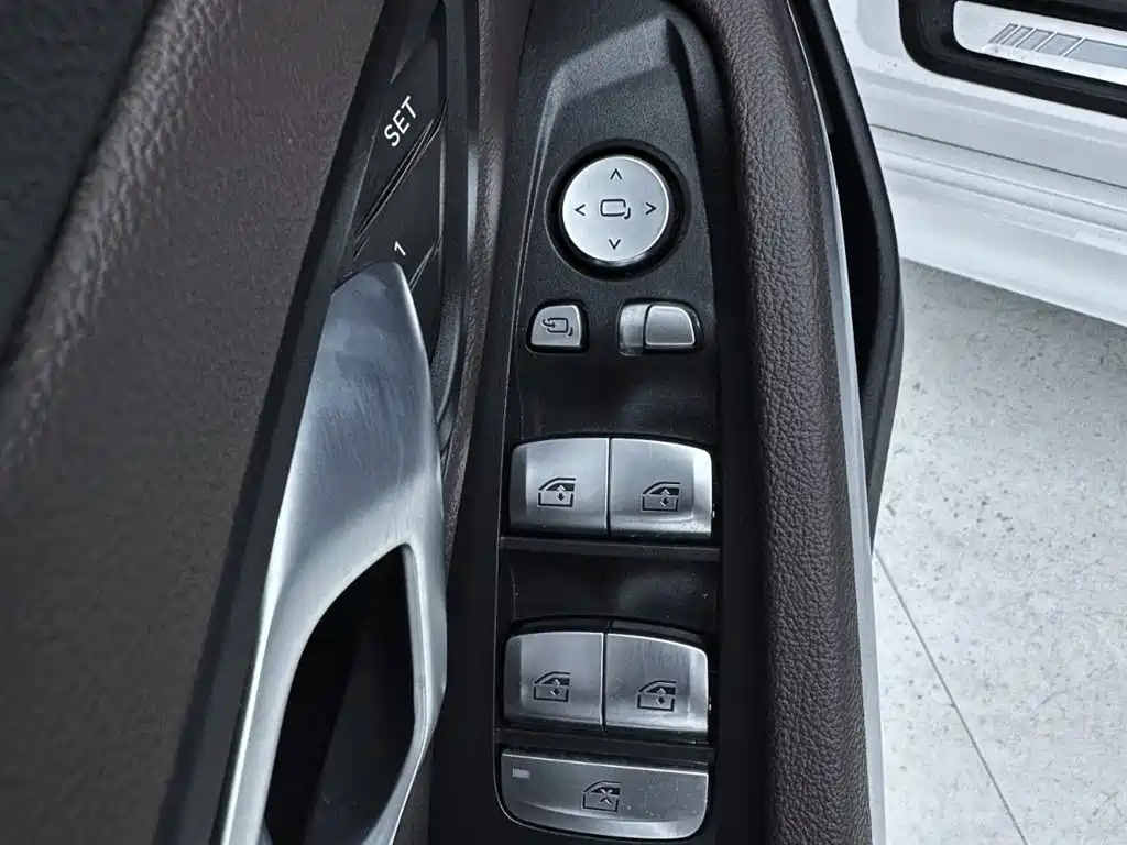 BMW 3 Series 2023 — фото 16