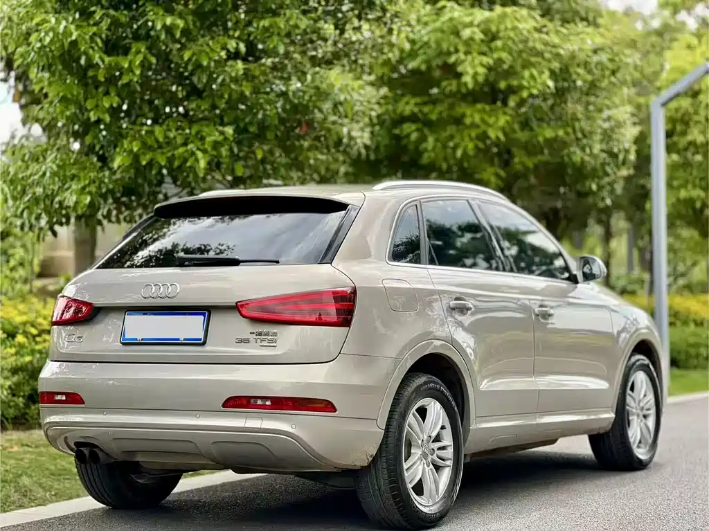 Audi Q3 2015 — фото 9