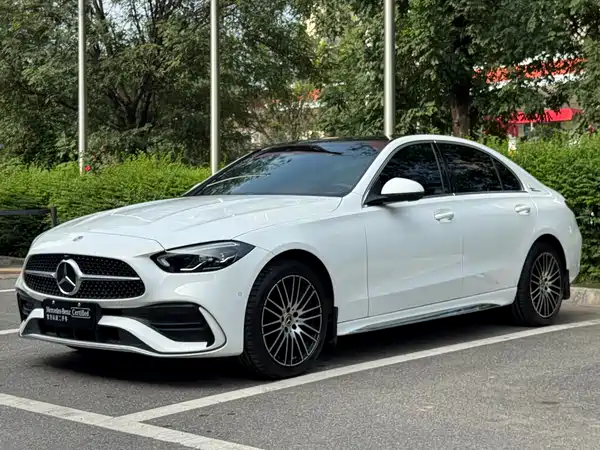 Mercedes-Benz C-Class 2024