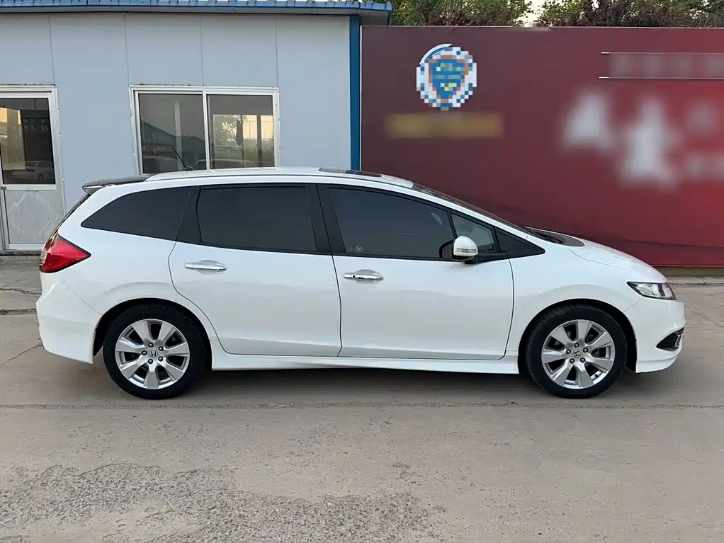 Honda Jade 2016 — фото 10