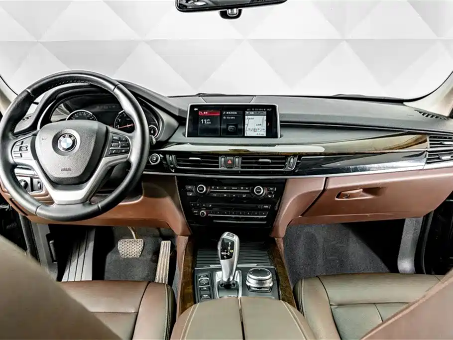 BMW X5 2018 — фото 12