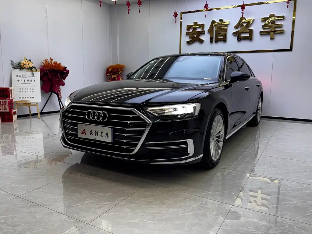 Audi A8 2018 — фото 1