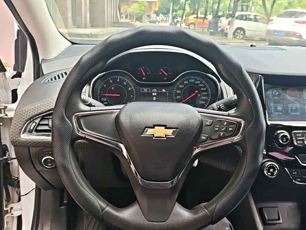 Chevrolet Cruze 2015 — фото 11