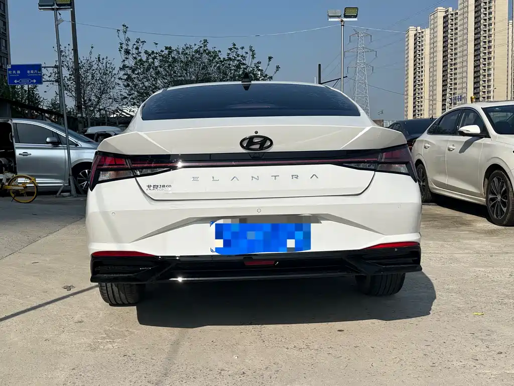 Hyundai Elantra 2022 — фото 14