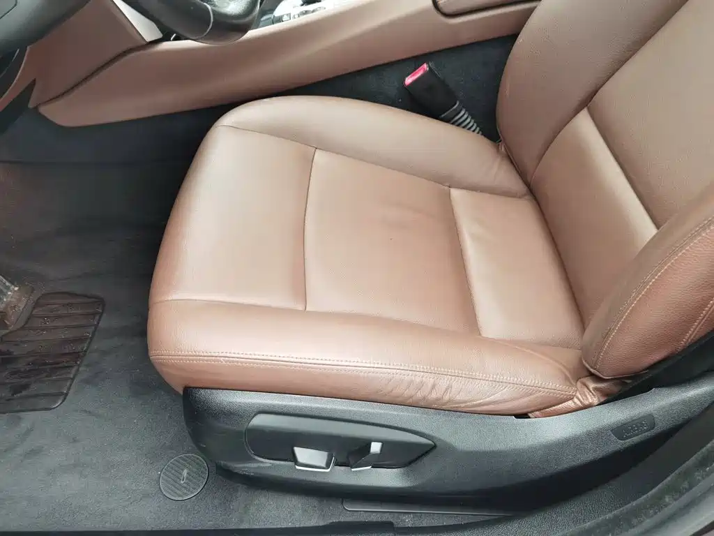 BMW 5 Series GT 2015 — фото 20
