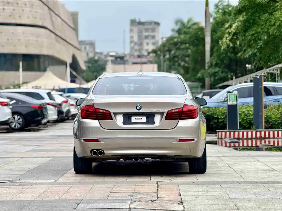 BMW 5 Series 2016 — фото 3