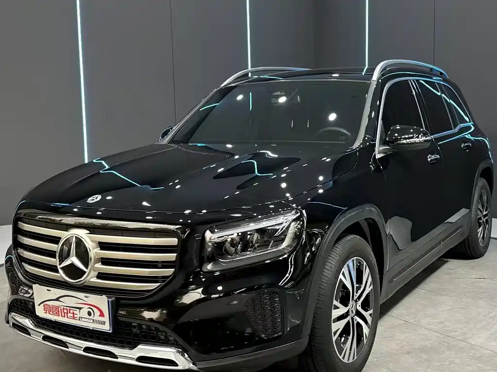 Mercedes-Benz GLB 2024 — фото 1