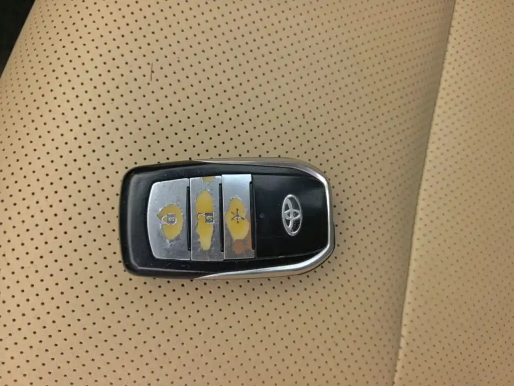 Toyota Camry 2016 — фото 9