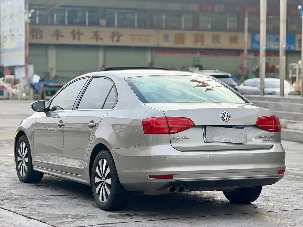 Volkswagen Sagitar 2017