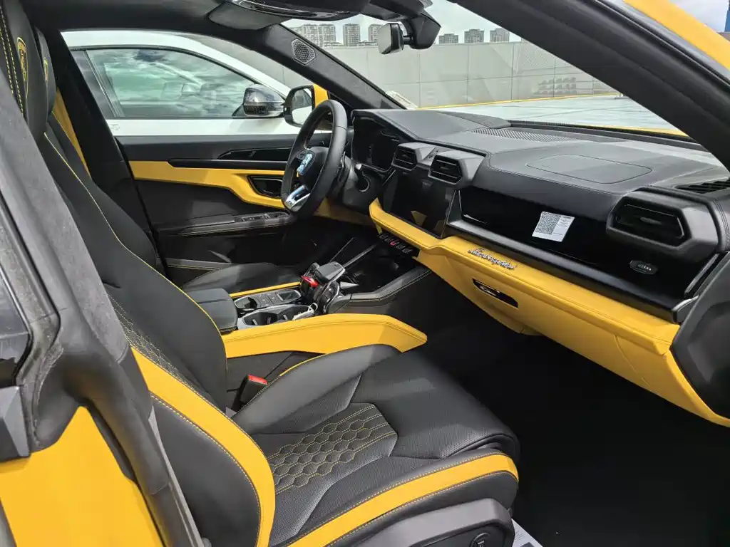 Lamborghini Urus SE — фото 7