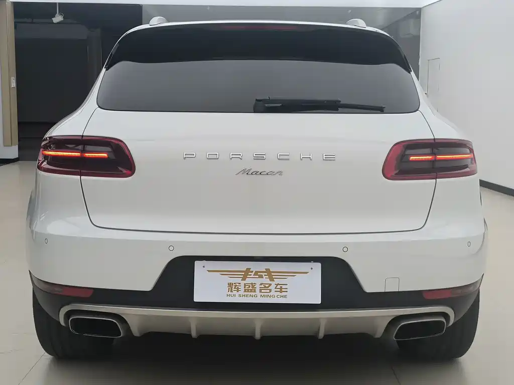 Porsche Macan 2017 — фото 14