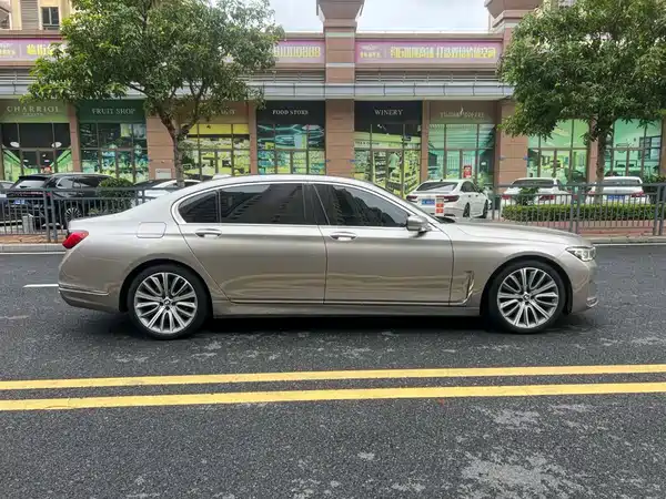 BMW 7 Series 2021