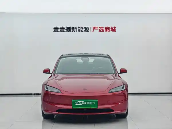 Tesla Model 3 2025