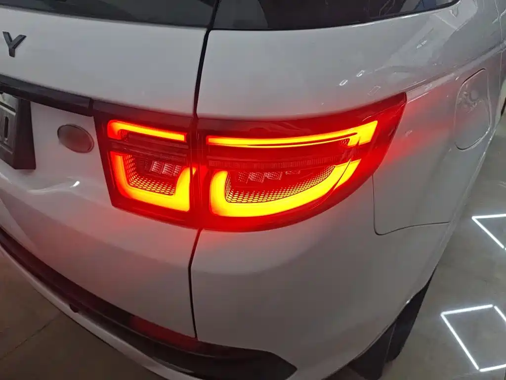 Land Rover Discovery Sport 2022 — фото 24