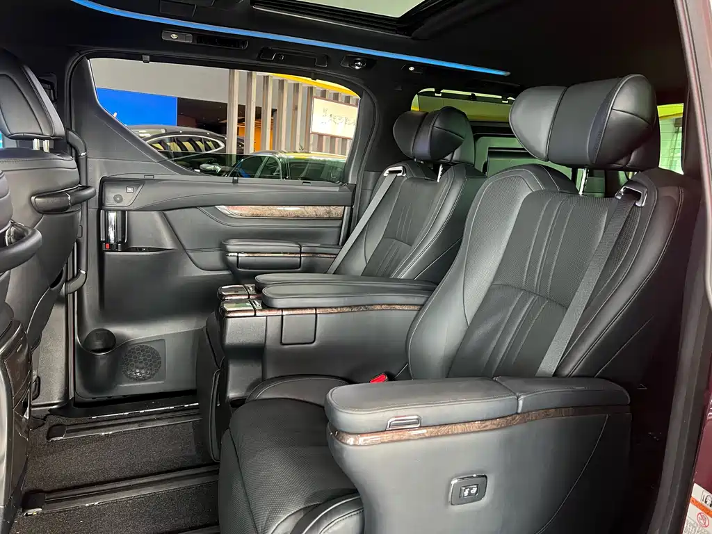 Toyota Alphard 2020 — фото 3