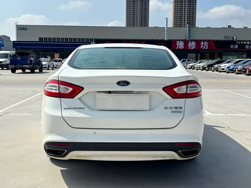 Ford Mondeo 2016 — фото 18