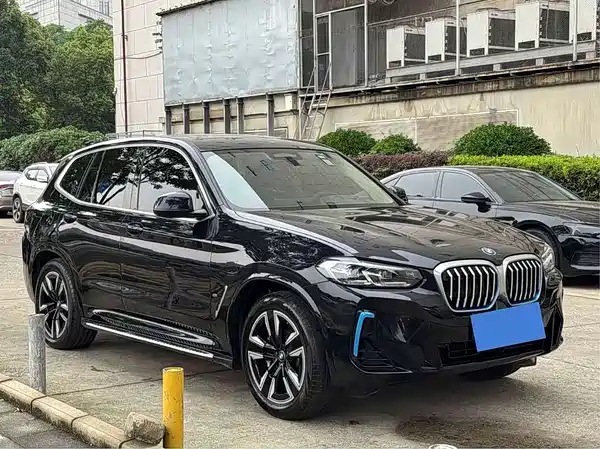 BMW iX3 2021