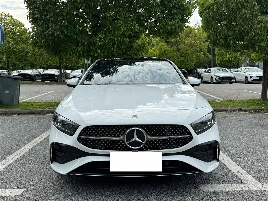 Mercedes-Benz A-Class 2023 — фото 8