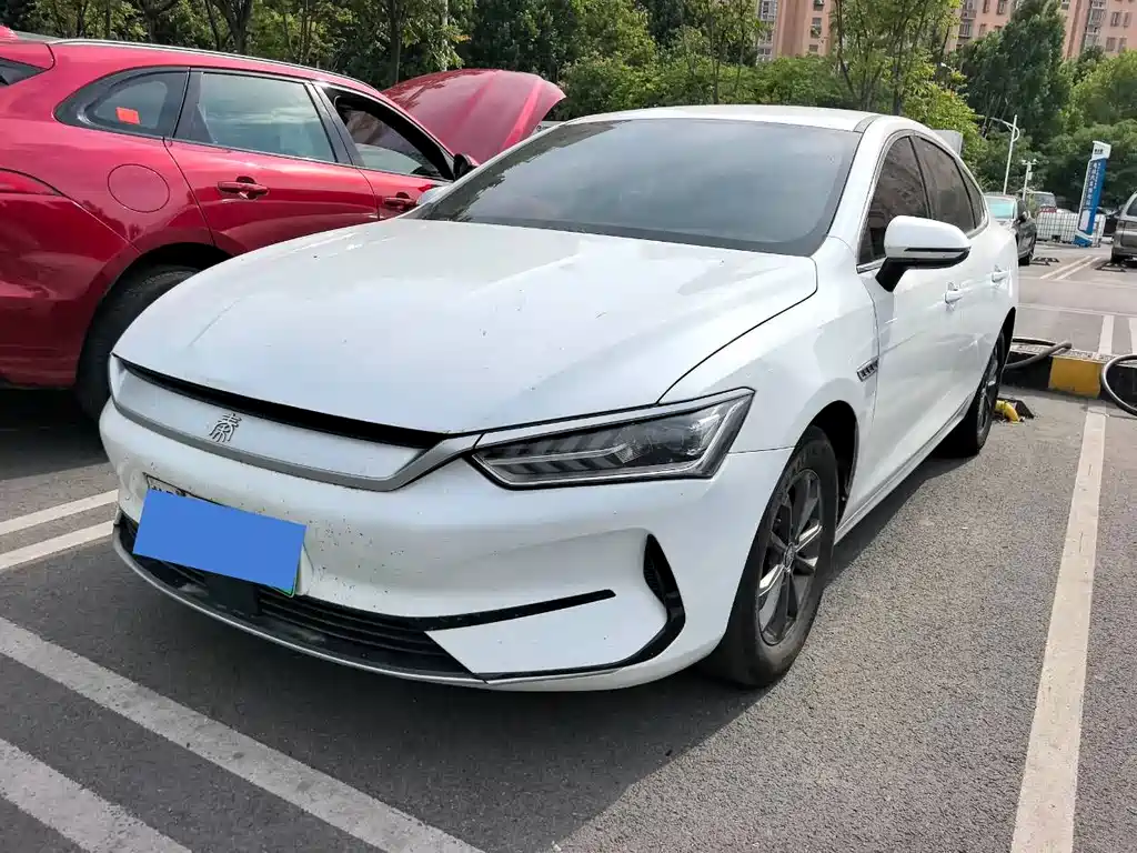BYD Qin PLUS 2024 — фото 1