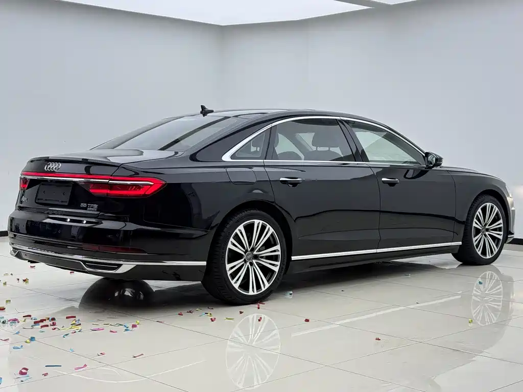 Audi A8 2019 — фото 27