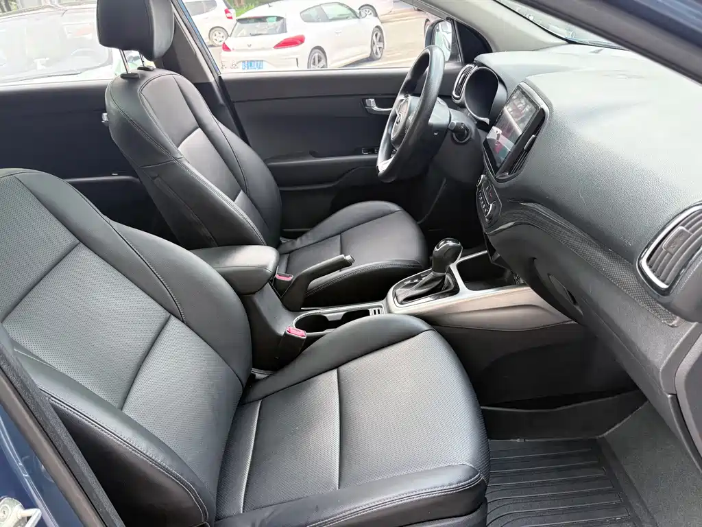 Kia KX3 2016 — фото 13