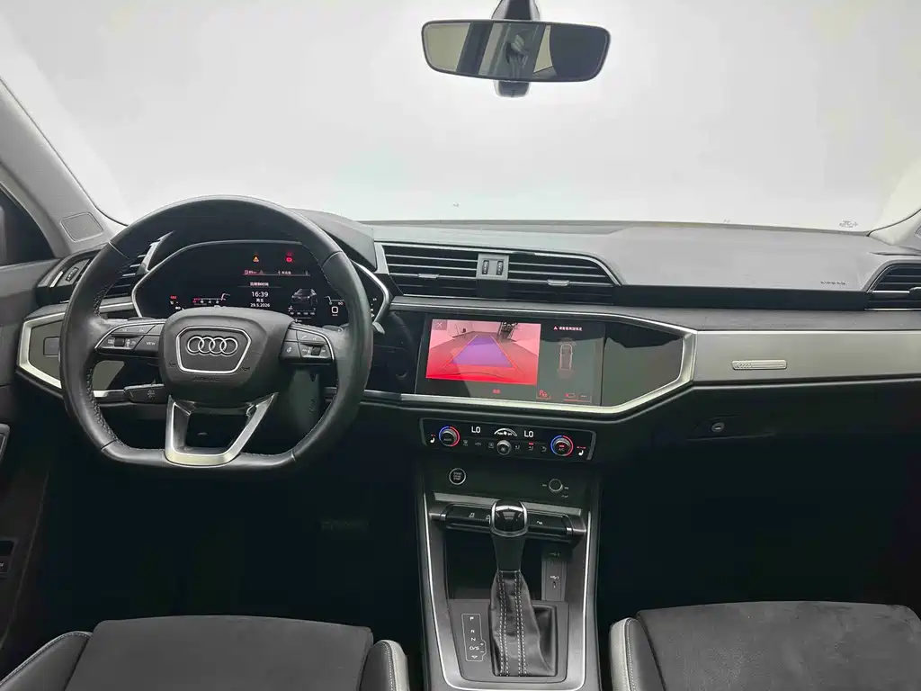 Audi Q3 2022 — фото 14