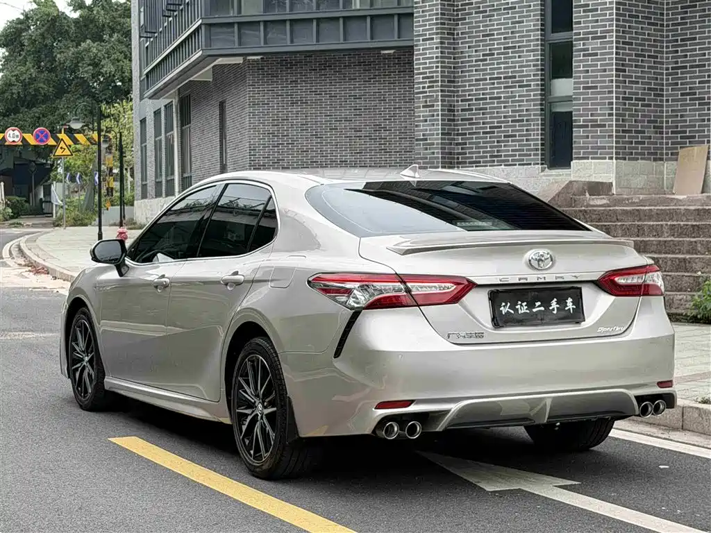 Toyota Camry 2021 — фото 5