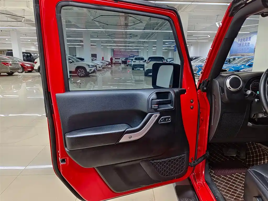 Jeep Wrangler 2018 — фото 6