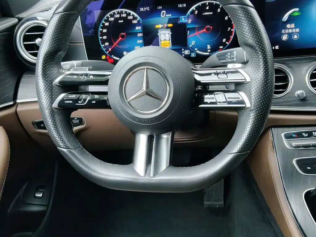 Mercedes-Benz E-Class 2022 — фото 11