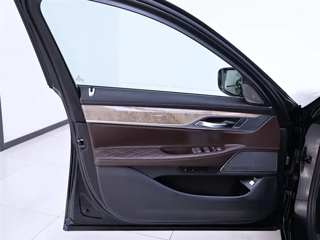 BMW 7 Series 2022 — фото 18