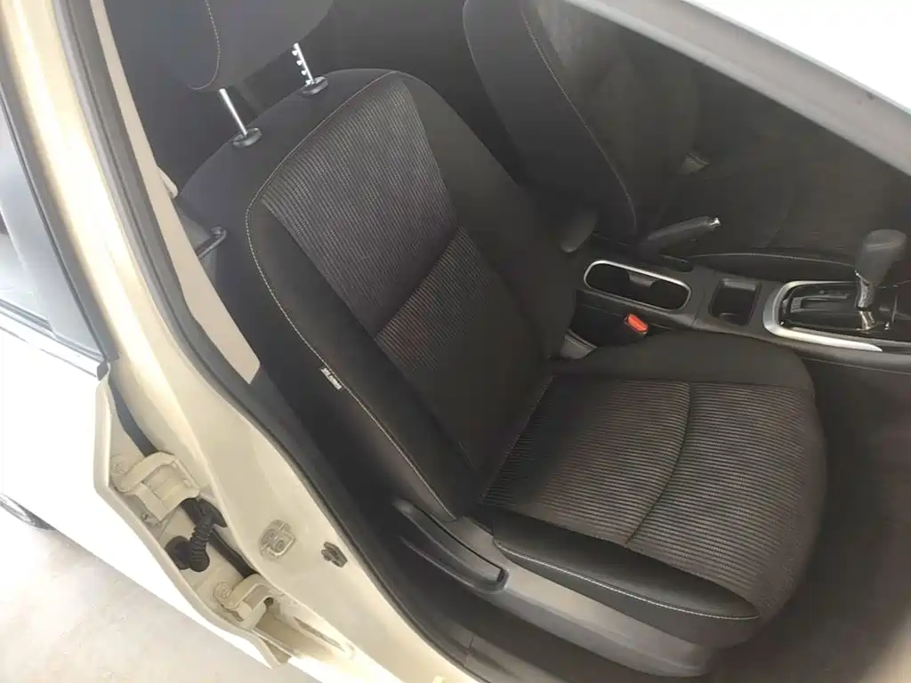 Nissan Tiida 2018 — фото 25