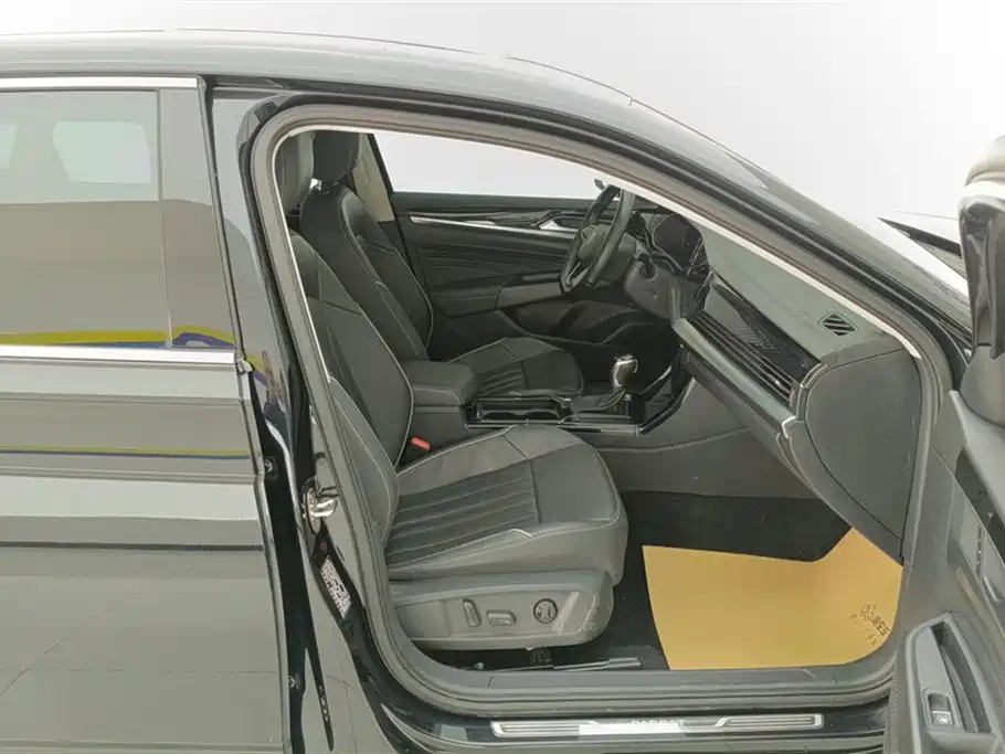 Volkswagen Passat 2023 — фото 8