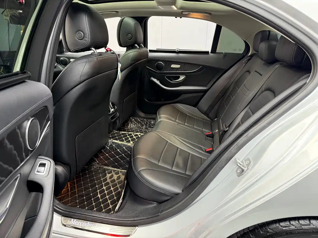 Mercedes-Benz C-Class 2019 — фото 7