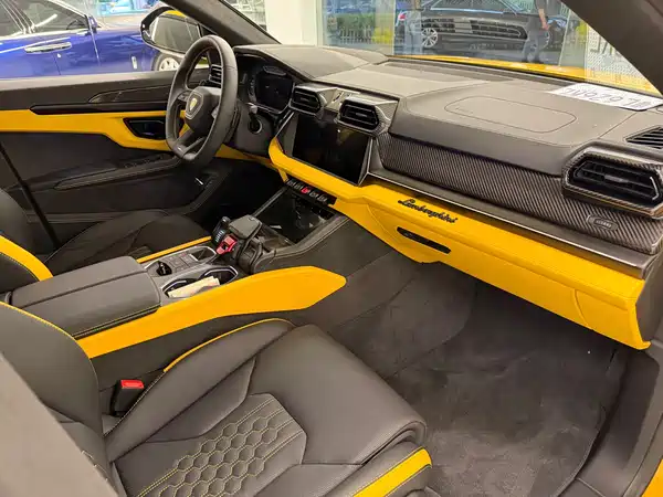 Lamborghini Urus SE 2026