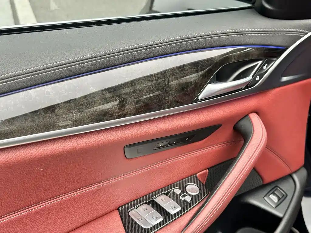 BMW 5 Series 2020 — фото 12
