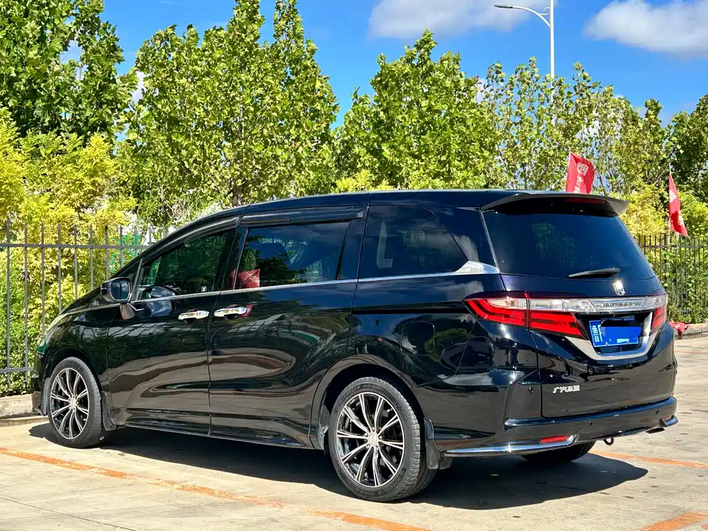 Honda Odyssey 2015 — фото 16