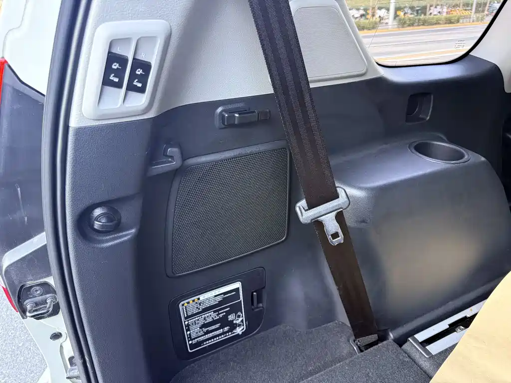 Toyota Prado 2017 — фото 15