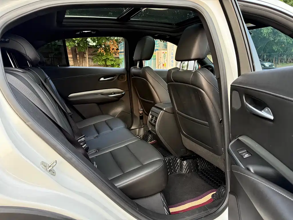 Cadillac XT4 2021 — фото 10