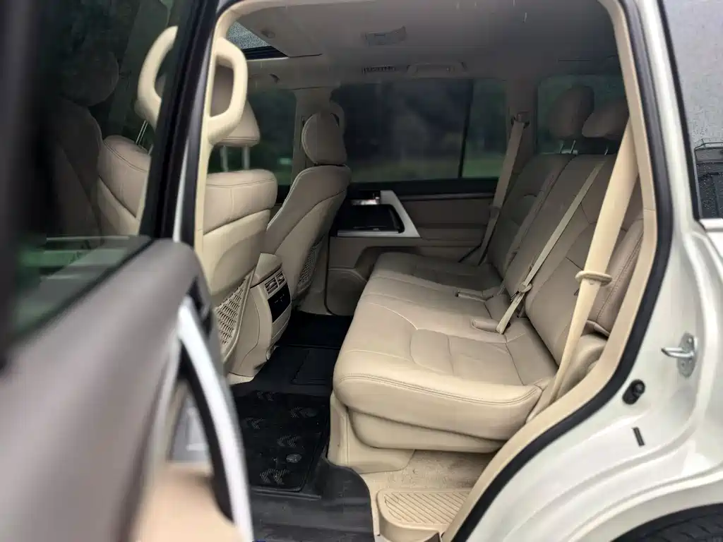 Toyota Land Cruiser 2020 — фото 18