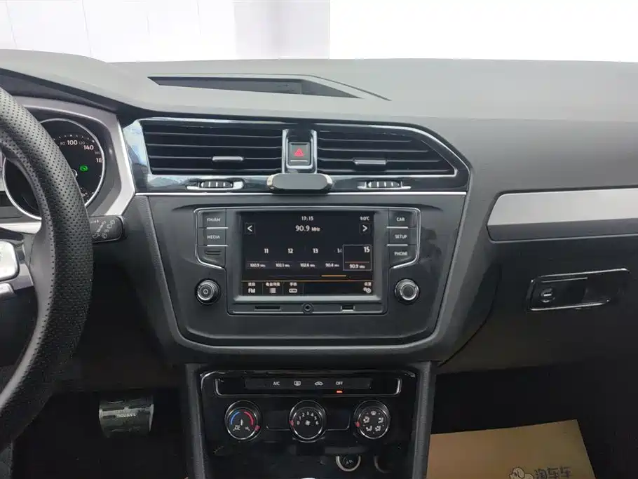 Volkswagen Tiguan L 2017 — фото 13