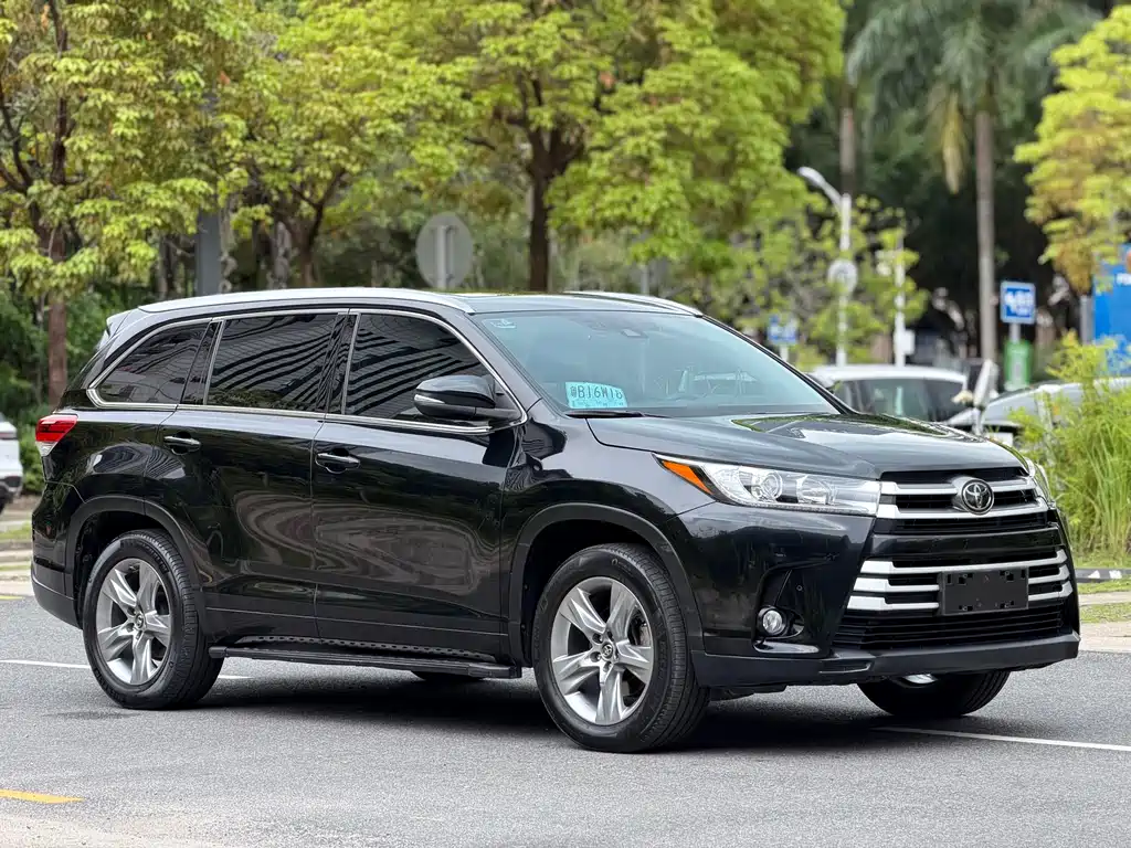 Toyota Highlander 2021 — фото 3