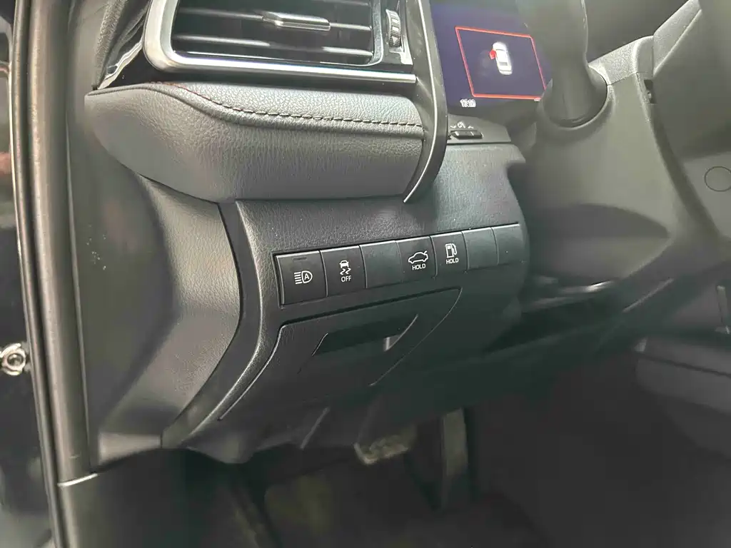 Toyota Camry 2022 — фото 13