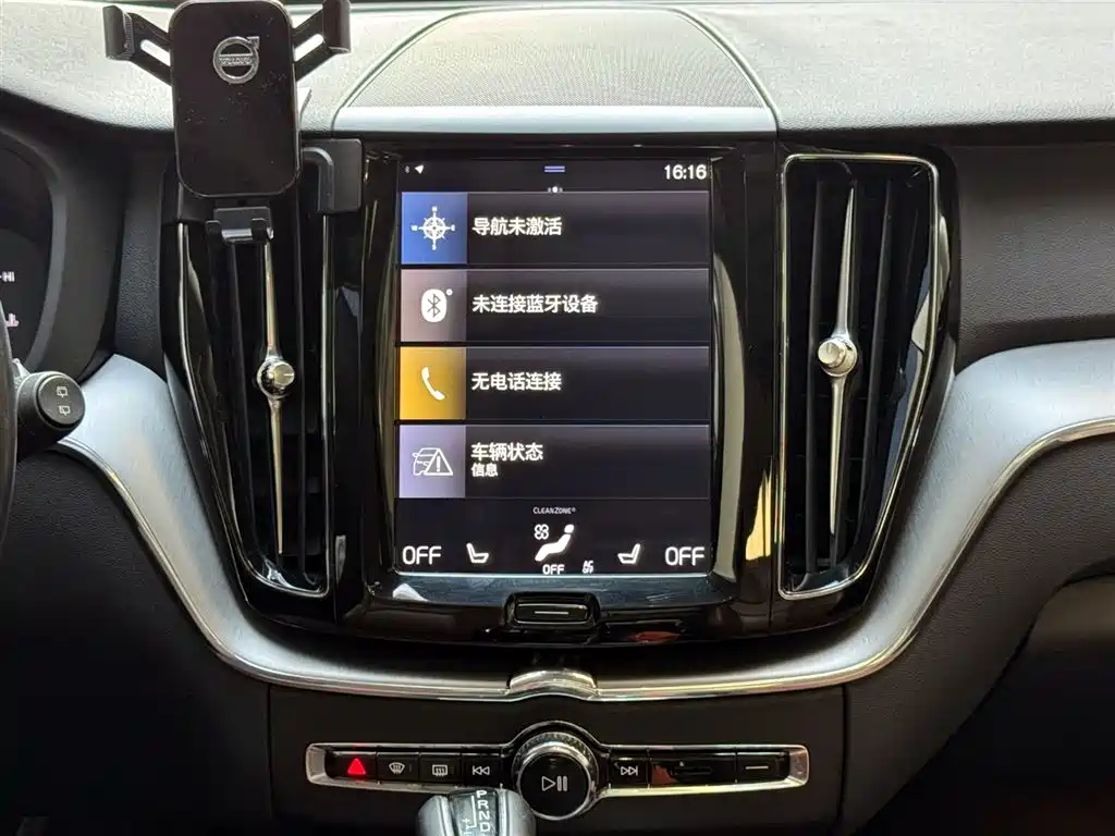 Volvo XC60 2020 — фото 14