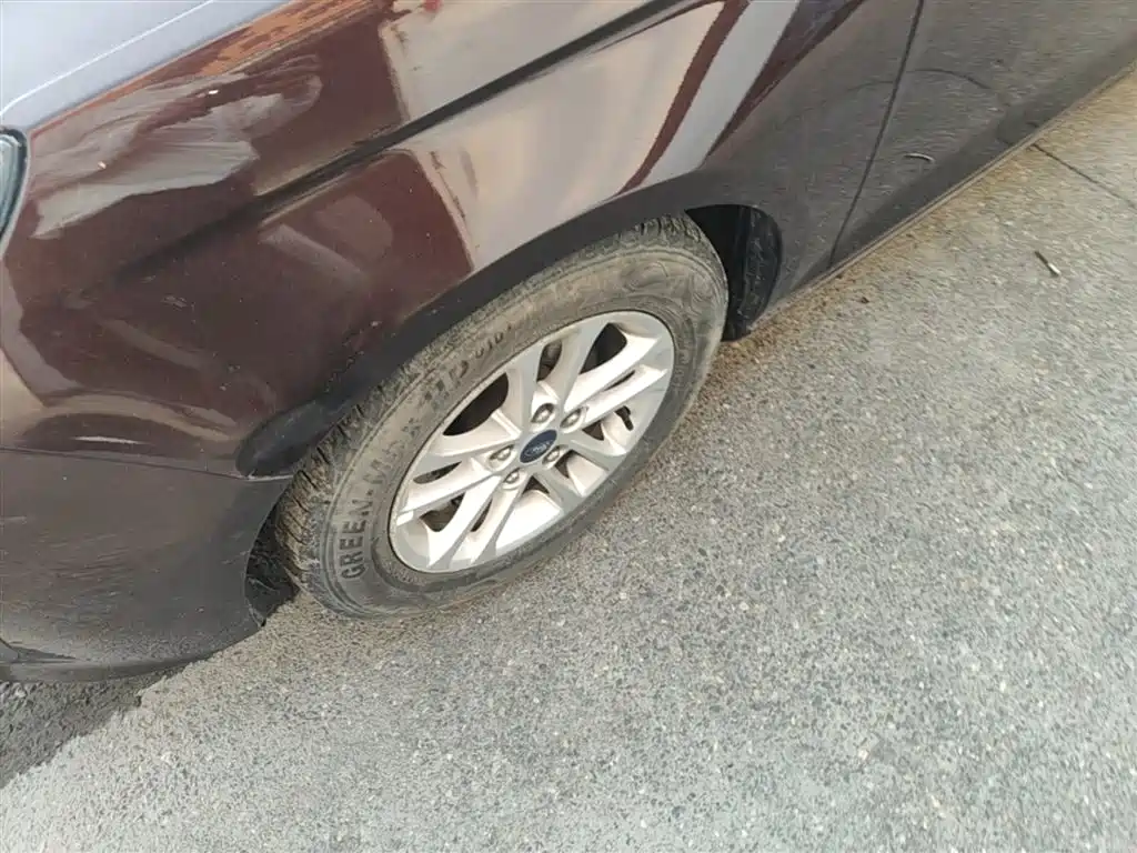Ford Escort 2020 — фото 23
