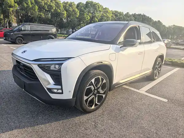 NIO ES8 2018